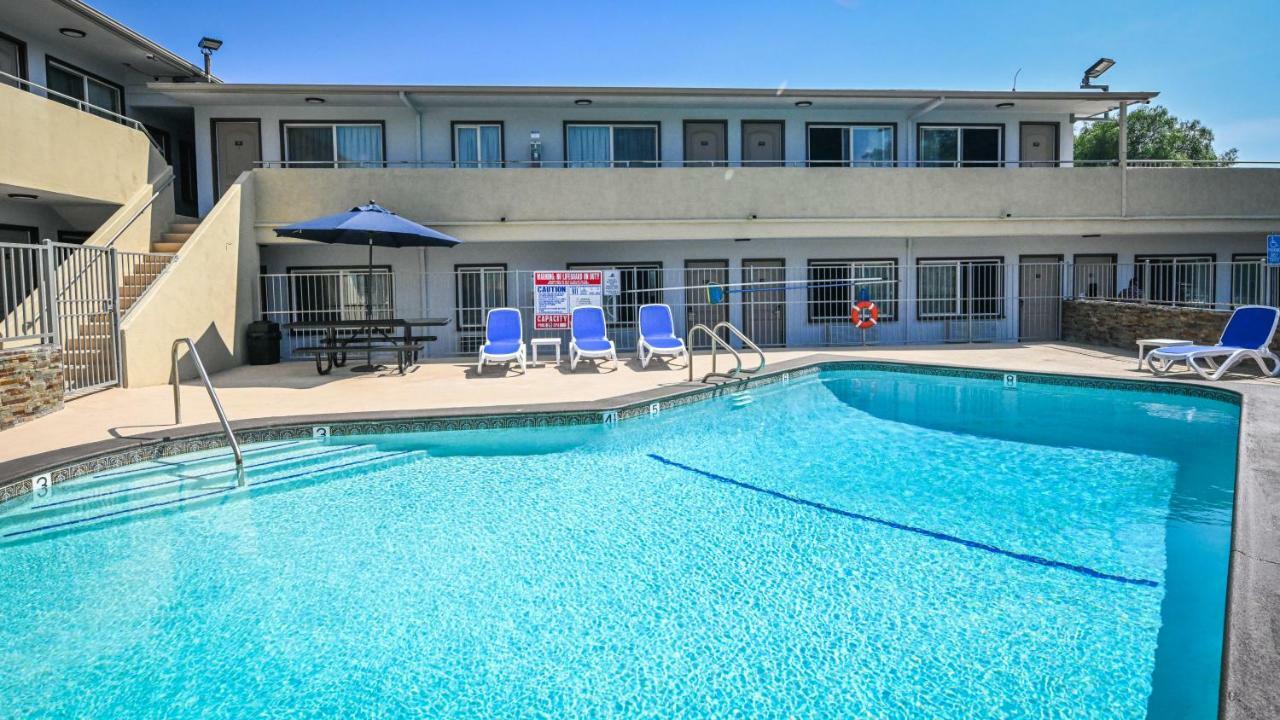 Sea Rock Inn - Long Beach Bagian luar foto