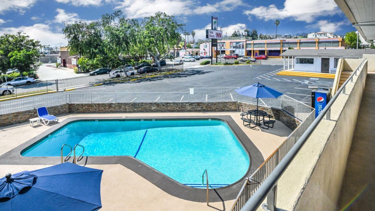 Sea Rock Inn - Long Beach Bagian luar foto