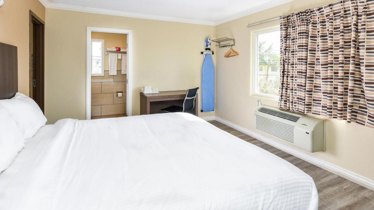 Sea Rock Inn - Long Beach Bagian luar foto